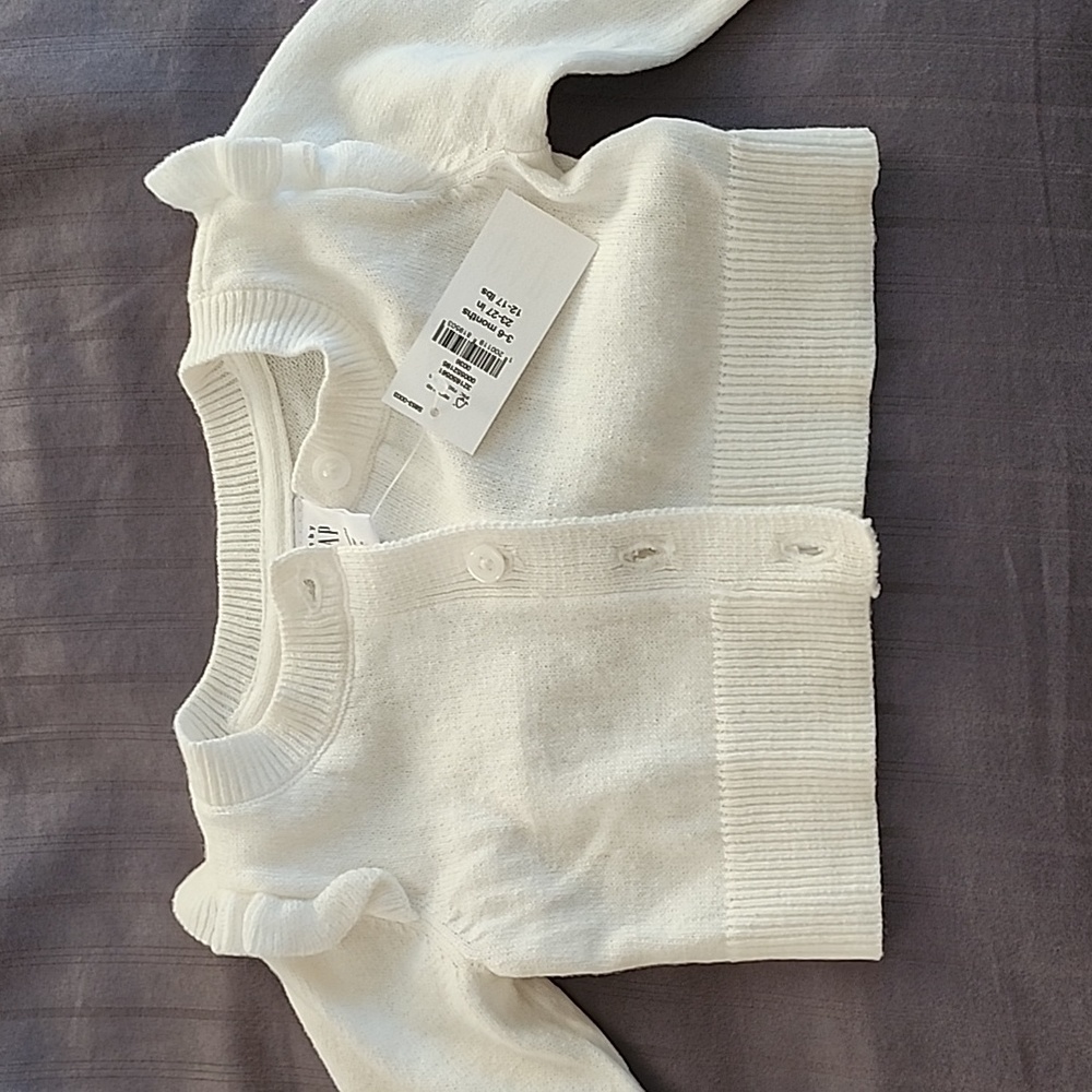 GAP baby girl ruffled cardigan 3-6 months